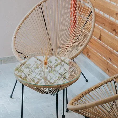 Comfy And Stylish Near Metro