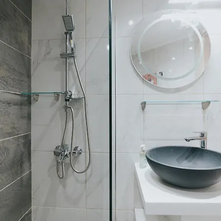 Apartman Comfy And Stylish Near Metro *